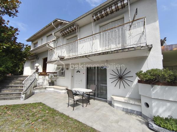 Maison d architecte de 244 m²