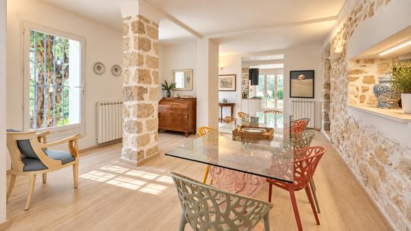 Villa 6 pièces de 294 m² à Roquebrune-Cap-Martin vue mer avec piscine