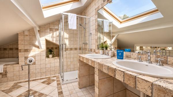 Villa 6 pièces de 294 m² à Roquebrune-Cap-Martin vue mer avec piscine