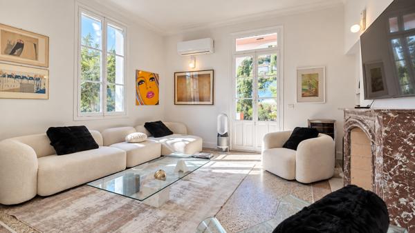 Villa 6 pièces de 294 m² à Roquebrune-Cap-Martin vue mer avec piscine
