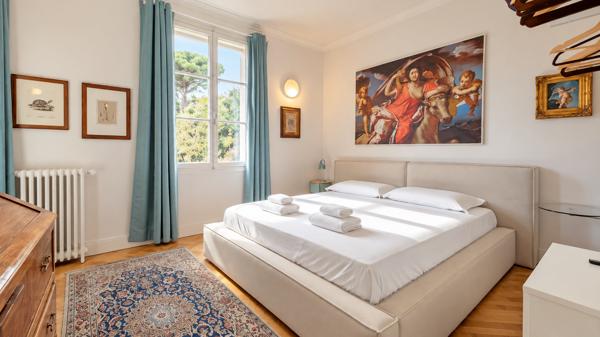 Villa 6 pièces de 294 m² à Roquebrune-Cap-Martin vue mer avec piscine