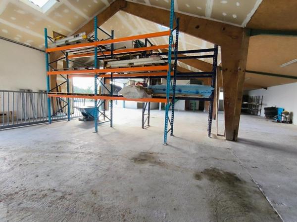 LOCAL COMMERCIAL - HANGAR