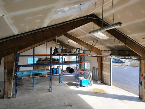 LOCAL COMMERCIAL - HANGAR