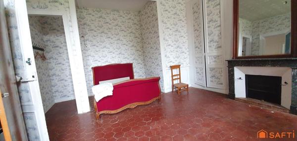 VIMOUTIERS CENTRE MAISON DE MAITRE A RENOVER