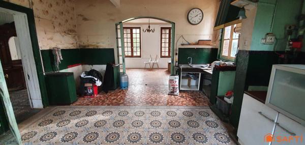 VIMOUTIERS CENTRE MAISON DE MAITRE A RENOVER