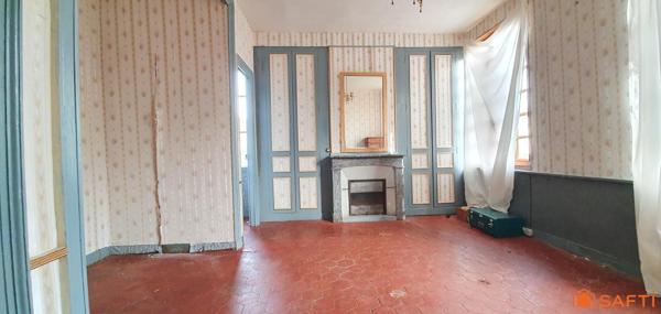 VIMOUTIERS CENTRE MAISON DE MAITRE A RENOVER