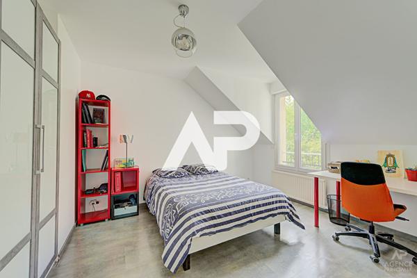 Maison Rueil Malmaison 7 pièce(s) 160 m2 €1 250 000 ** - Référence 19837