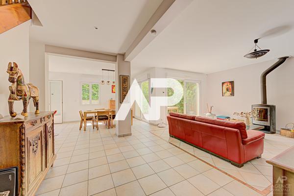 Maison Rueil Malmaison 7 pièce(s) 160 m2 €1 250 000 ** - Référence 19837