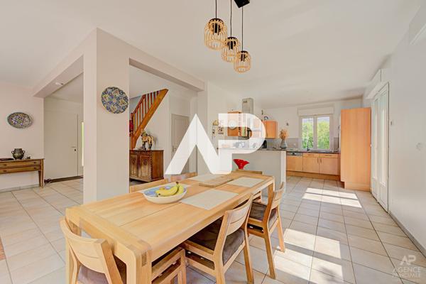 Maison Rueil Malmaison 7 pièce(s) 160 m2 €1 250 000 ** - Référence 19837
