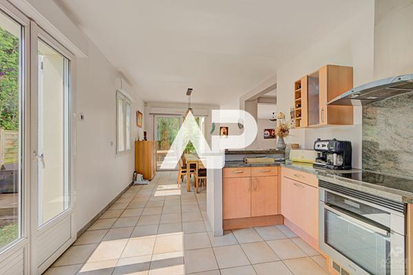 Maison Rueil Malmaison 7 pièce(s) 160 m2 €1 250 000 ** - Référence 19837