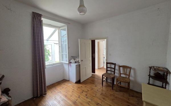 Maison à vendre    5 pièces • 80 m2 Le Bleymard