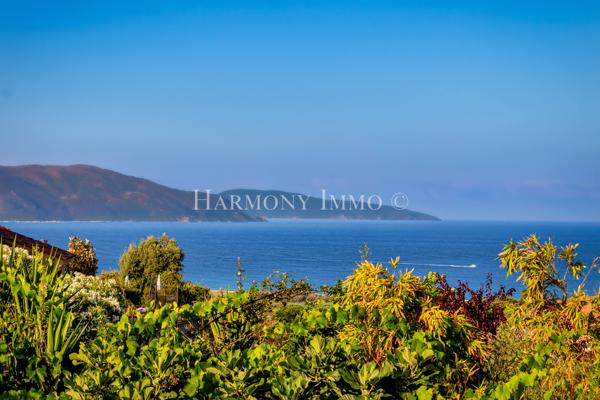 Grande villa au calme avec jolie vue mer, terrain plat – Sagone, Corse