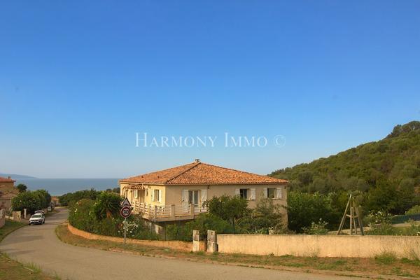 Grande villa au calme avec jolie vue mer, terrain plat – Sagone, Corse