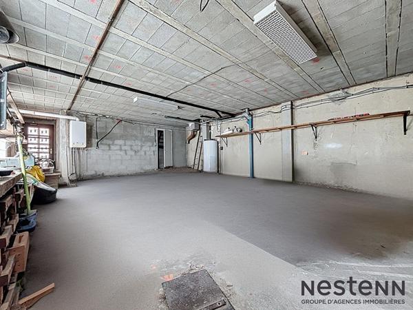 Maison de ville avec petit jardin hyper centre Carbonne