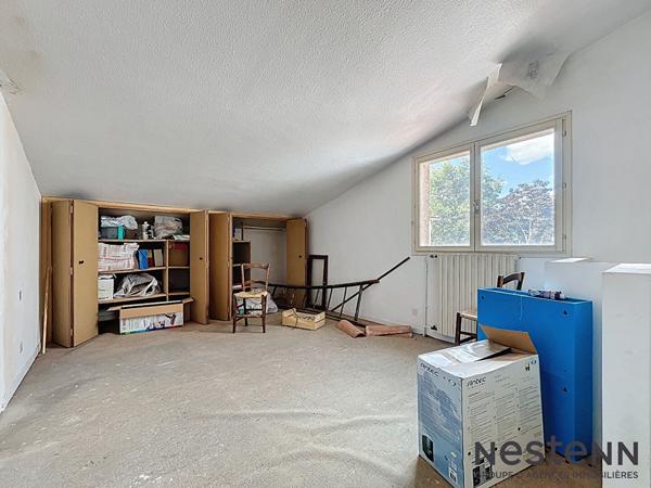 Maison de ville avec petit jardin hyper centre Carbonne