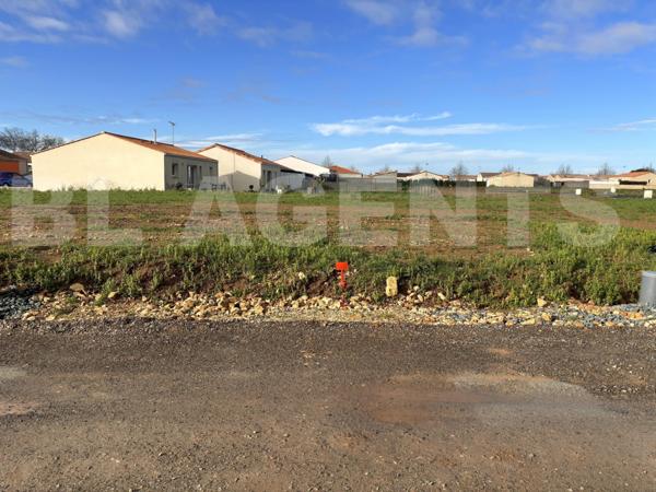 À vendre – Terrain à bâtir de 332 m² viabilisé à Luçon (85400)