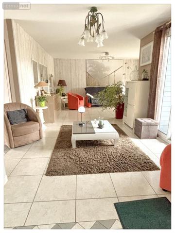 Maison à vendre à Feneu dans le Maine-et-Loire (49460), ref : 49014-1800