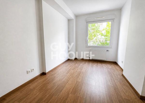 T4 73 m² Carré de Soie ? Balcon + transports (Métro, Tram) ? À saisir !