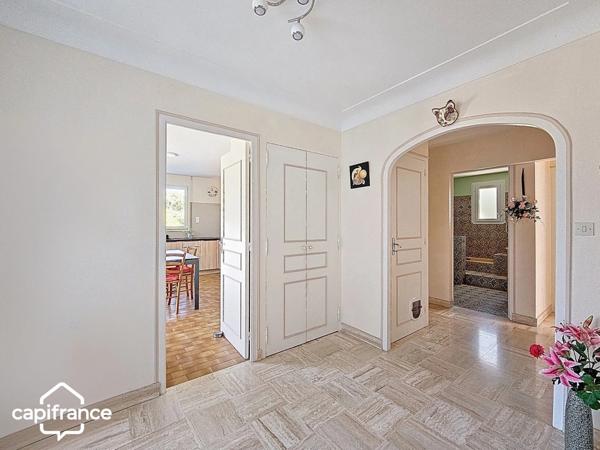 Maison 117 m² (DPE B) – 3 chambres – sous-sol, jardin 802 m², garage – Thouars centre à pied (79100)