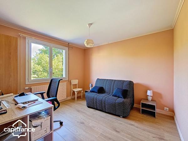 Maison 117 m² (DPE B) – 3 chambres – sous-sol, jardin 802 m², garage – Thouars centre à pied (79100)