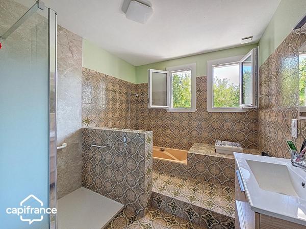 Maison 117 m² (DPE B) – 3 chambres – sous-sol, jardin 802 m², garage – Thouars centre à pied (79100)