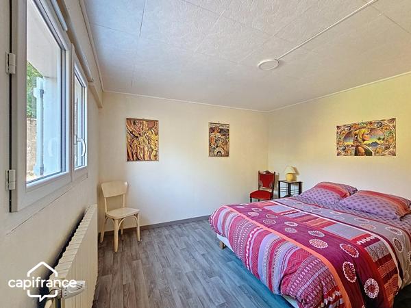 Maison 117 m² (DPE B) – 3 chambres – sous-sol, jardin 802 m², garage – Thouars centre à pied (79100)