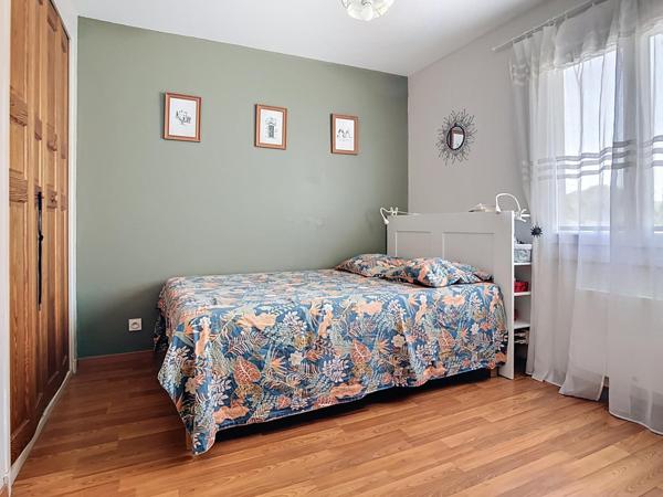 Maison familiale avec piscine et studio indépendant