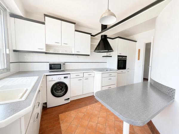 Appartement  3 pièces 78 m² - 2 Chambres - Cave - Garage - Parc - Piscine - Tennis - Tram Ligne 5 - Proximité Parc Montcalm