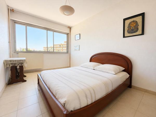 Appartement  3 pièces 78 m² - 2 Chambres - Cave - Garage - Parc - Piscine - Tennis - Tram Ligne 5 - Proximité Parc Montcalm