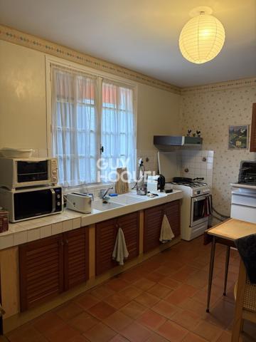 MAISON À VENDRE DE 8 PIÈCES DE 141,00 M²