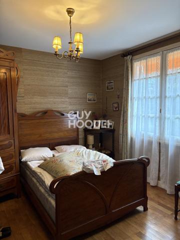 MAISON À VENDRE DE 8 PIÈCES DE 141,00 M²