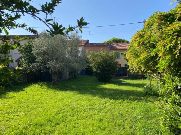 Terrain constructible de 248m², Barrière de Paris