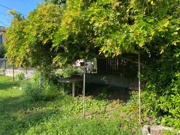 Terrain constructible de 248m², Barrière de Paris