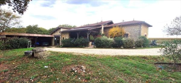 6km de VIC-FEZENSAC, maison en pierre de 200m² envi. sur 8000m² de terrain