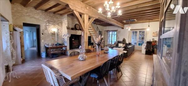 6km de VIC-FEZENSAC, maison en pierre de 200m² envi. sur 8000m² de terrain