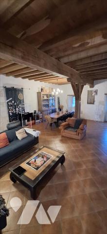 6km de VIC-FEZENSAC, maison en pierre de 200m² envi. sur 8000m² de terrain