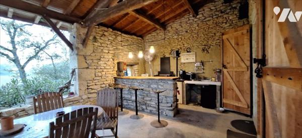 6km de VIC-FEZENSAC, maison en pierre de 200m² envi. sur 8000m² de terrain