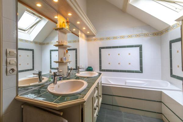 Maison Chabris 9 pièce(s) 233 m2