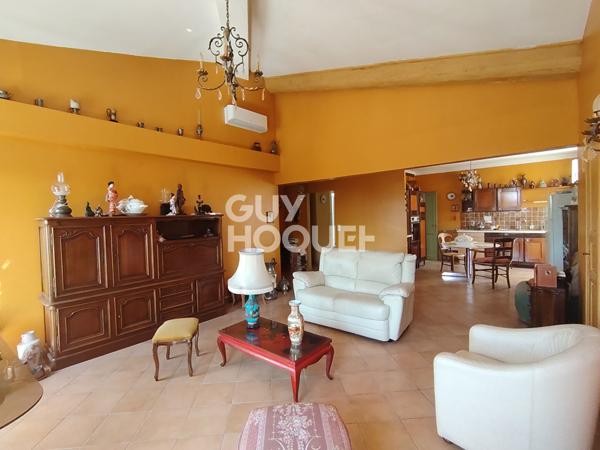 Carpentras - Appartement type 3 de 110 m² avec ascenseur dans ancien Hôtel Particulier
