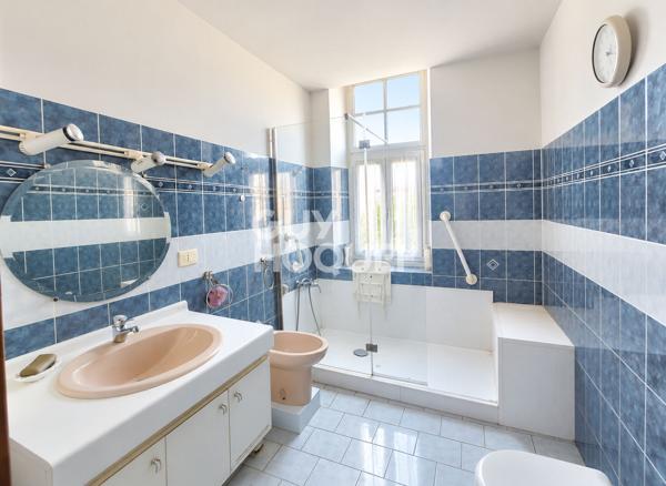 Carpentras - Appartement type 3 de 110 m² avec ascenseur dans ancien Hôtel Particulier