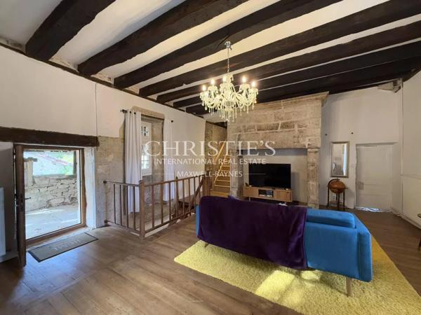 Un domaine de charme avec 2 gîtes et piscine sur 5HA!