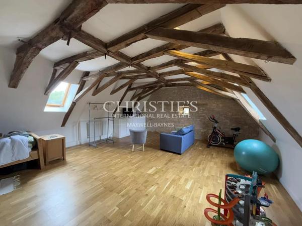 Un domaine de charme avec 2 gîtes et piscine sur 5HA!