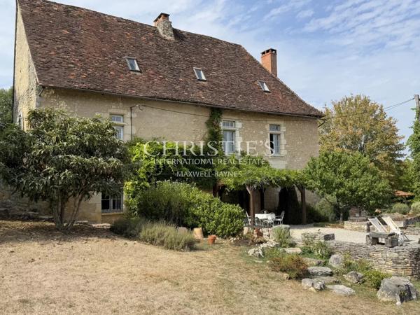 Un domaine de charme avec 2 gîtes et piscine sur 5HA!