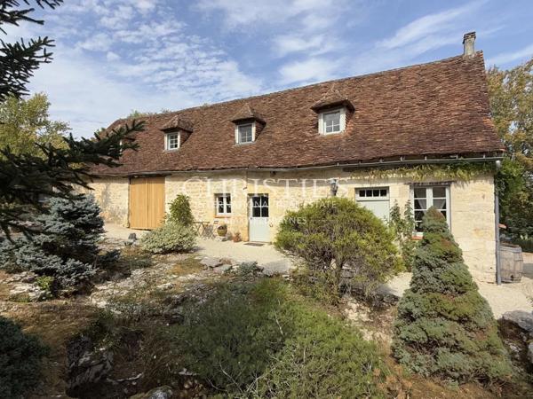 Un domaine de charme avec 2 gîtes et piscine sur 5HA!