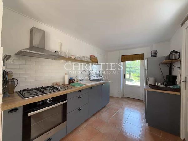 Un domaine de charme avec 2 gîtes et piscine sur 5HA!