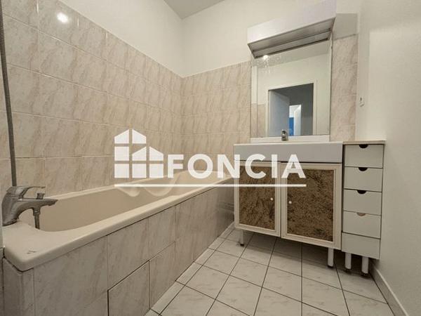 Location Appartement 2 pièces 40 m² - 56, BOULEVARD EUGENE REGUILLON Villeurbanne 69100