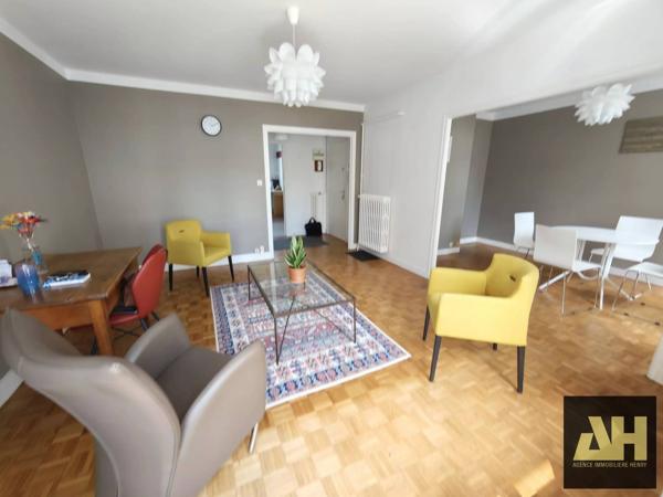 RARE - CENTRE VILLE - APPARTEMENT T4 DE 71 M2 AVEC ASCENSEUR ET BALCON - PARFAIT ÉTAT