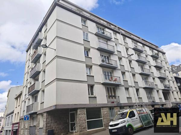 RARE - CENTRE VILLE - APPARTEMENT T4 DE 71 M2 AVEC ASCENSEUR ET BALCON - PARFAIT ÉTAT
