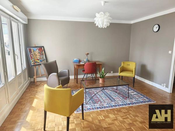 RARE - CENTRE VILLE - APPARTEMENT T4 DE 71 M2 AVEC ASCENSEUR ET BALCON - PARFAIT ÉTAT