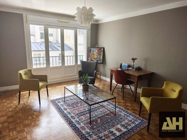 RARE - CENTRE VILLE - APPARTEMENT T4 DE 71 M2 AVEC ASCENSEUR ET BALCON - PARFAIT ÉTAT